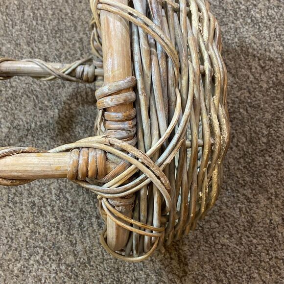 Rustic Primitive Home Decor Organized Tan Basket with Handle Wicker And Bamboo - Picture 5 of 15